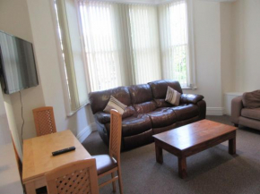 No 4 - LARGE 2 BED NEAR SEFTON PARK AND LARK LANE